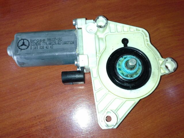 bontott MERCEDES-BENZ B-CLASS Jobb első Ablakemelő Motor