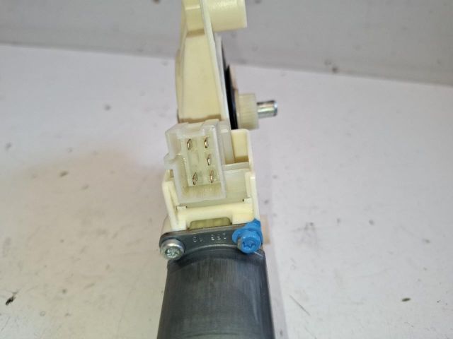 bontott MERCEDES-BENZ B-CLASS Jobb első Ablakemelő Motor