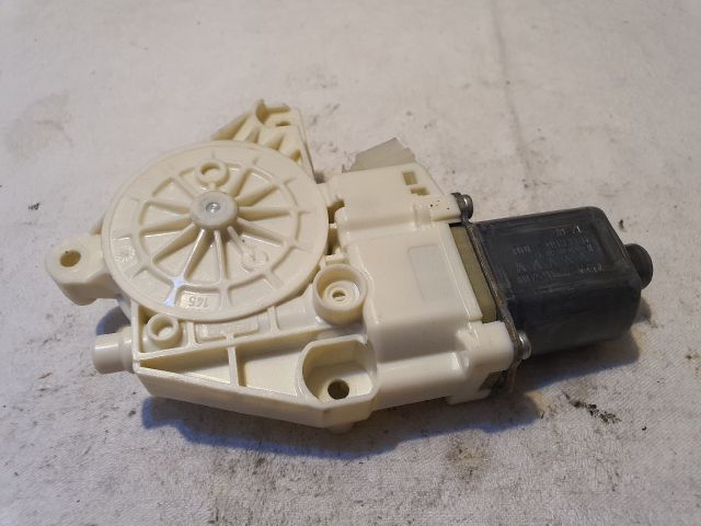 bontott MERCEDES-BENZ B-CLASS Jobb első Ablakemelő Motor