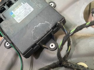 bontott MERCEDES-BENZ B-CLASS Jobb első Ajtó Vezérlőegység