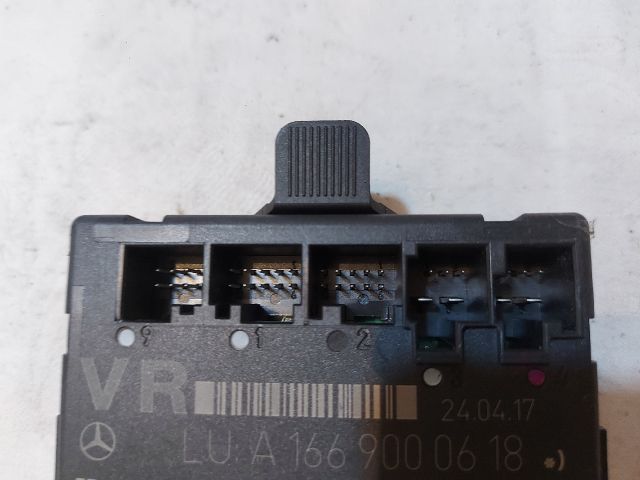 bontott MERCEDES-BENZ B-CLASS Jobb első Ajtó Vezérlőegység