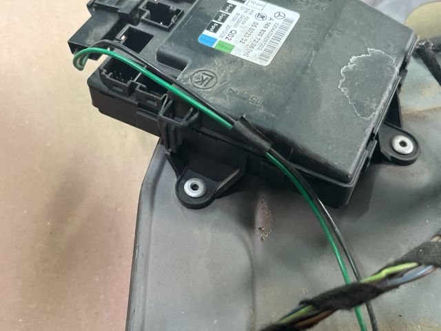 bontott MERCEDES-BENZ B-CLASS Jobb első Ajtó Vezérlőegység