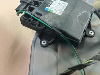 bontott MERCEDES-BENZ B-CLASS Jobb első Ajtó Vezérlőegység