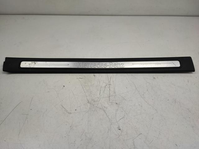bontott MERCEDES-BENZ B-CLASS Jobb első Belső Küszöb Burkolat