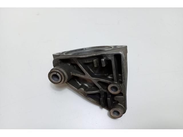 bontott MERCEDES-BENZ B-CLASS Jobb első Féltengely Tartó