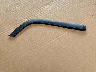 bontott MERCEDES-BENZ B-CLASS Jobb első Lökhárító Díszléc