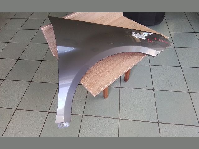 bontott MERCEDES-BENZ B-CLASS Jobb első Sárvédő