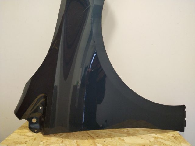 bontott MERCEDES-BENZ B-CLASS Jobb első Sárvédő