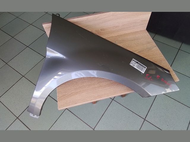 bontott MERCEDES-BENZ B-CLASS Jobb első Sárvédő