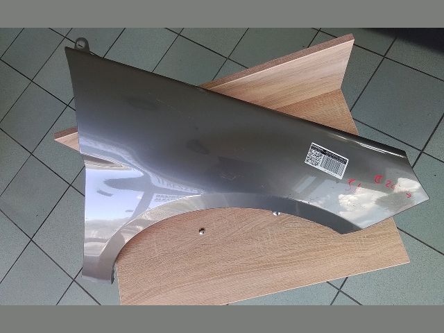 bontott MERCEDES-BENZ B-CLASS Jobb első Sárvédő