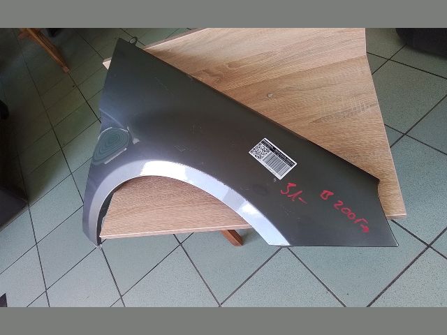 bontott MERCEDES-BENZ B-CLASS Jobb első Sárvédő