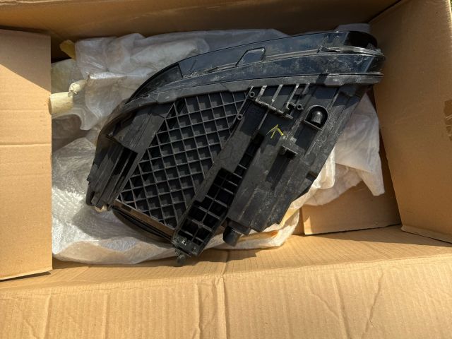 bontott MERCEDES-BENZ B-CLASS Jobb Fényszóró