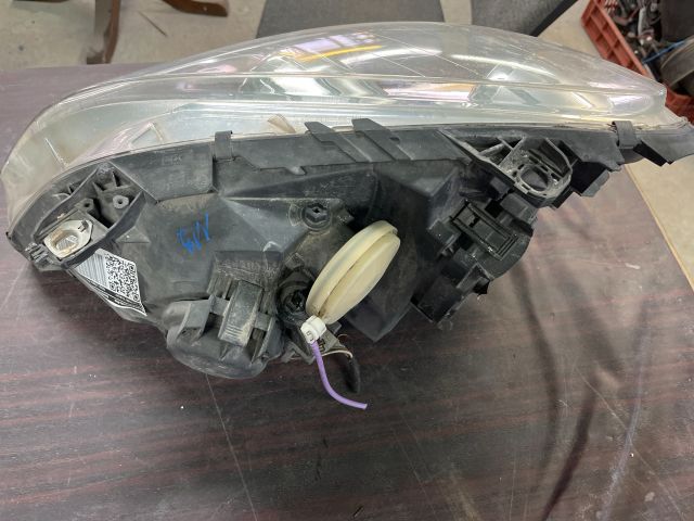 bontott MERCEDES-BENZ B-CLASS Jobb Fényszóró