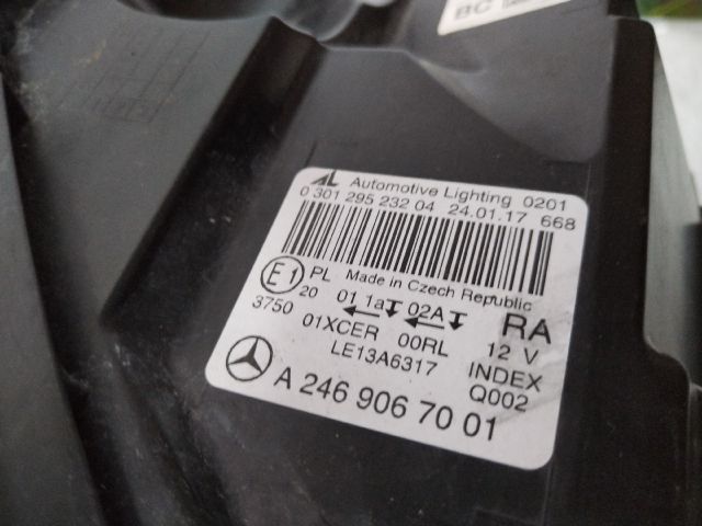 bontott MERCEDES-BENZ B-CLASS Jobb Fényszóró