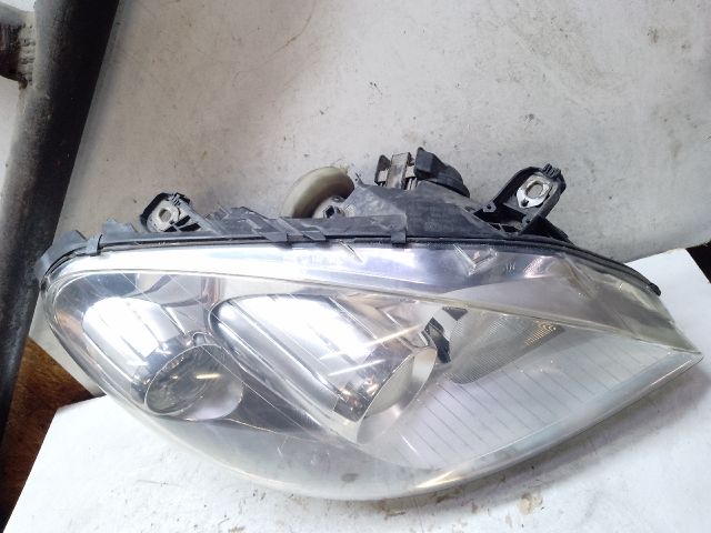 bontott MERCEDES-BENZ B-CLASS Jobb Fényszóró