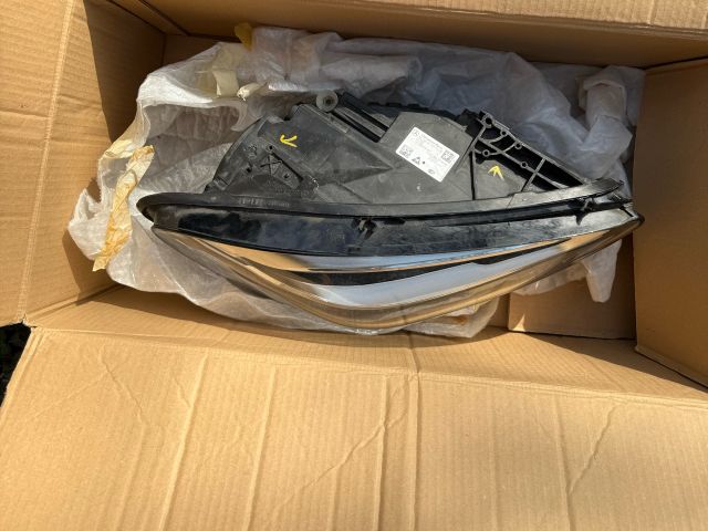 bontott MERCEDES-BENZ B-CLASS Jobb Fényszóró