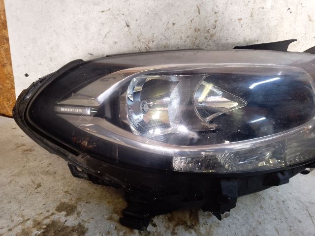bontott MERCEDES-BENZ B-CLASS Jobb Fényszóró