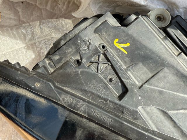 bontott MERCEDES-BENZ B-CLASS Jobb Fényszóró