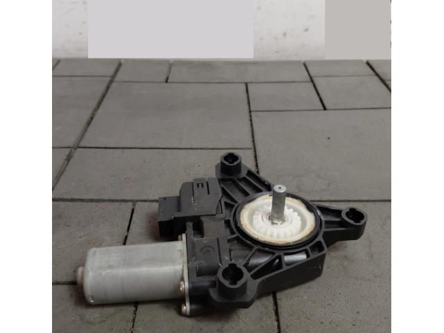 bontott MERCEDES-BENZ B-CLASS Jobb hátsó Ablakemelő Motor