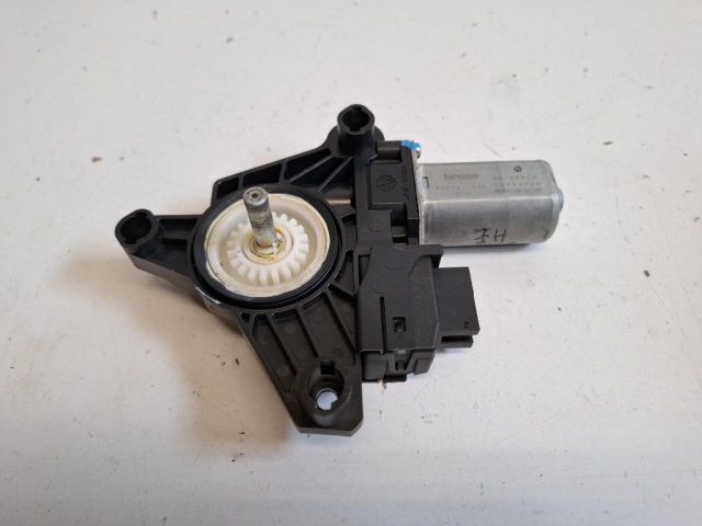 bontott MERCEDES-BENZ B-CLASS Jobb hátsó Ablakemelő Motor