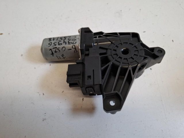 bontott MERCEDES-BENZ B-CLASS Jobb hátsó Ablakemelő Motor