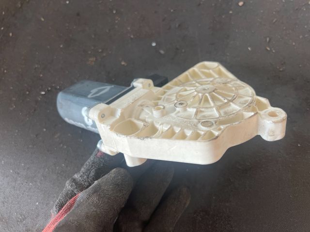 bontott MERCEDES-BENZ B-CLASS Jobb hátsó Ablakemelő Motor