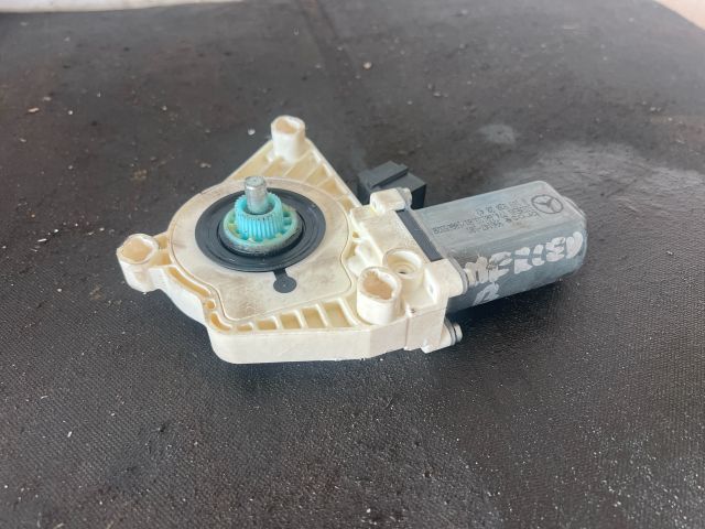 bontott MERCEDES-BENZ B-CLASS Jobb hátsó Ablakemelő Motor