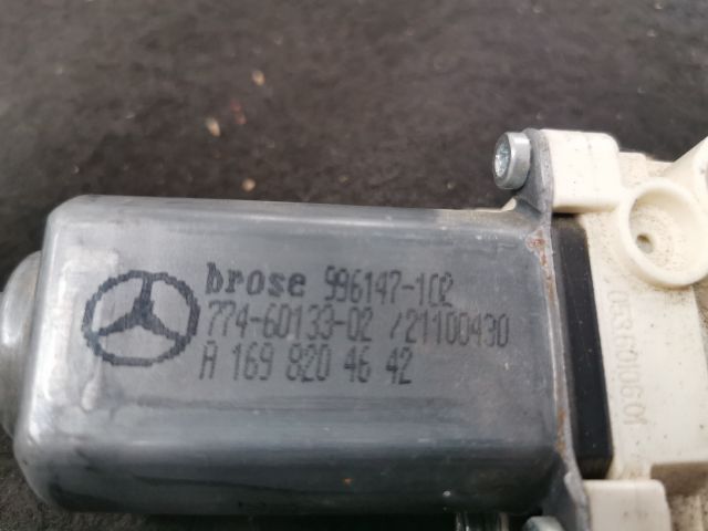 bontott MERCEDES-BENZ B-CLASS Jobb hátsó Ablakemelő Motor