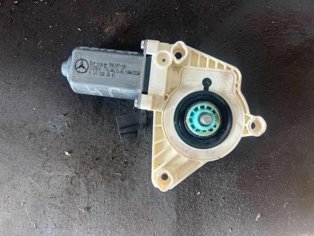 bontott MERCEDES-BENZ B-CLASS Jobb hátsó Ablakemelő Motor