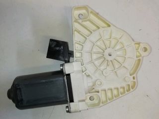 bontott MERCEDES-BENZ B-CLASS Jobb hátsó Ablakemelő Motor