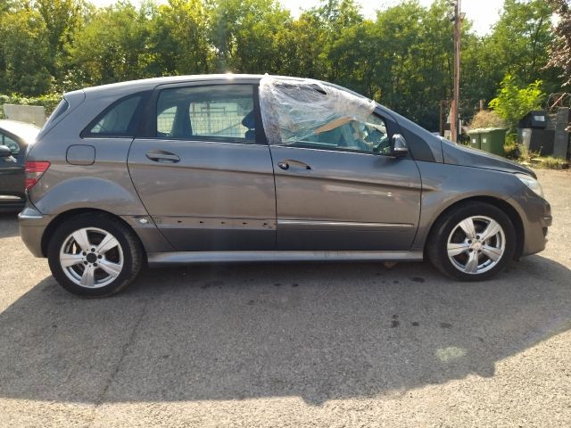 bontott MERCEDES-BENZ B-CLASS Jobb hátsó Belső Kilincs