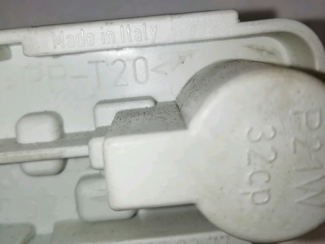 bontott MERCEDES-BENZ B-CLASS Jobb Hátsó Lámpa Foglalat