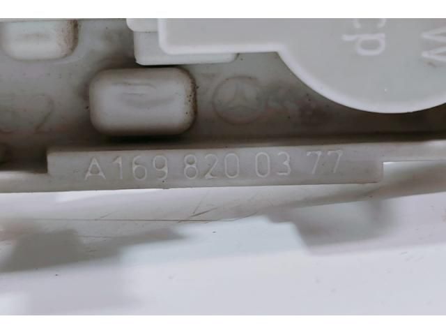 bontott MERCEDES-BENZ B-CLASS Jobb Hátsó Lámpa Foglalat