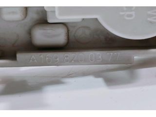 bontott MERCEDES-BENZ B-CLASS Jobb Hátsó Lámpa Foglalat