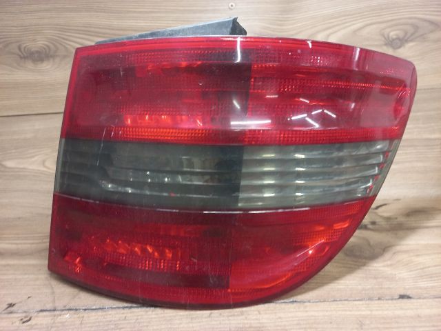 bontott MERCEDES-BENZ B-CLASS Jobb Hátsó Lámpa