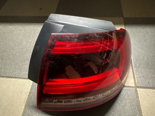 bontott MERCEDES-BENZ B-CLASS Jobb Hátsó Lámpa