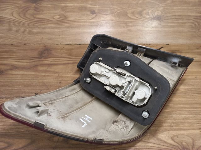 bontott MERCEDES-BENZ B-CLASS Jobb Hátsó Lámpa