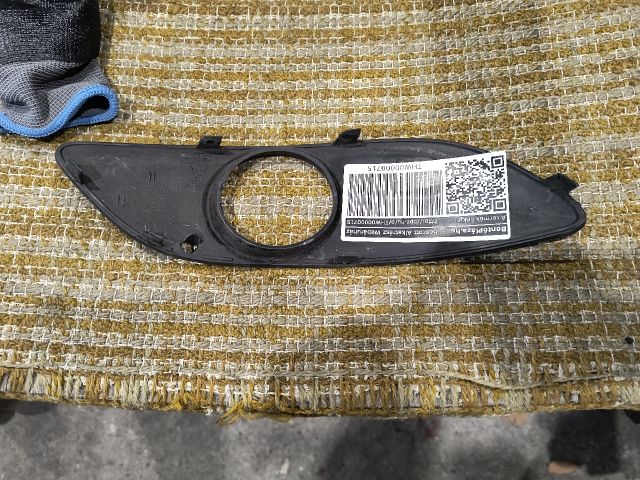 bontott MERCEDES-BENZ B-CLASS Jobb Ködlámpa Rács