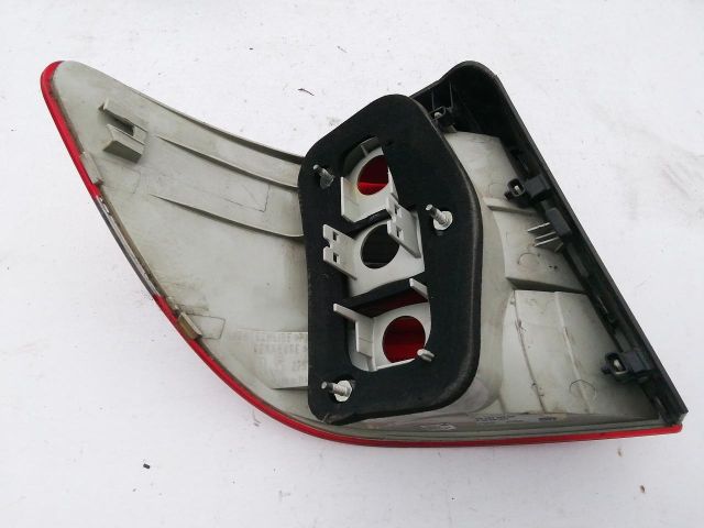 bontott MERCEDES-BENZ B-CLASS Jobb Külső Hátsó Lámpa