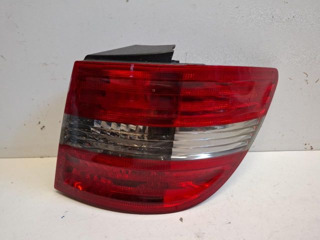 bontott MERCEDES-BENZ B-CLASS Jobb Külső Hátsó Lámpa