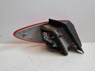 bontott MERCEDES-BENZ B-CLASS Jobb Külső Hátsó Lámpa