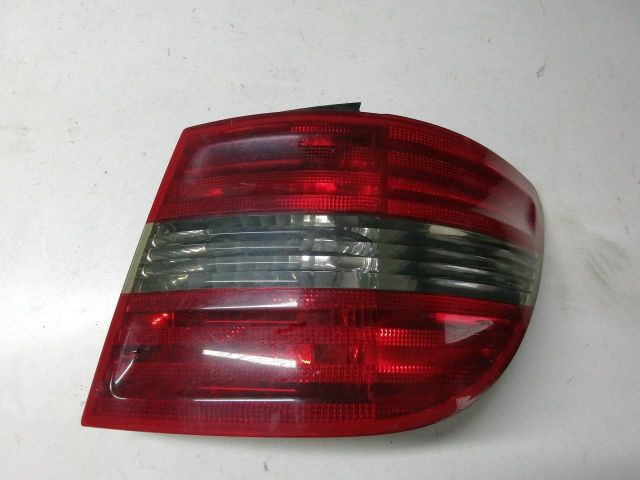 bontott MERCEDES-BENZ B-CLASS Jobb Külső Hátsó Lámpa