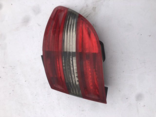 bontott MERCEDES-BENZ B-CLASS Jobb Külső Hátsó Lámpa