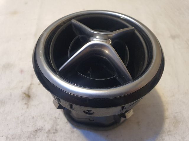 bontott MERCEDES-BENZ B-CLASS Jobb Szellőző