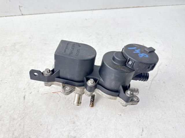 bontott MERCEDES-BENZ B-CLASS Kartergáz Visszavezető Ház