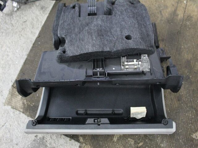 bontott MERCEDES-BENZ B-CLASS Kesztyűtartó