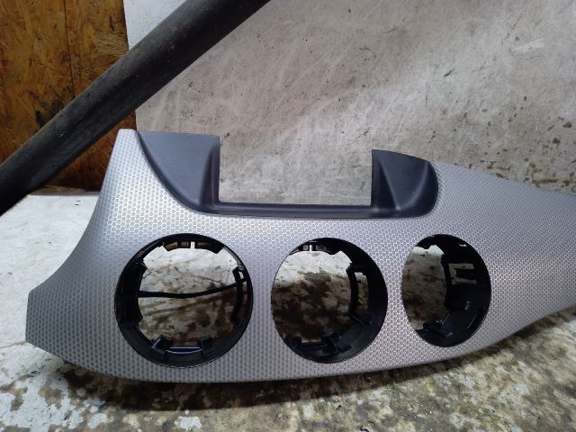 bontott MERCEDES-BENZ B-CLASS Középső Szellőző Keret