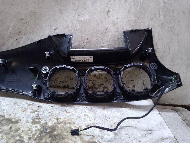 bontott MERCEDES-BENZ B-CLASS Középső Szellőző Keret