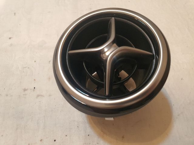 bontott MERCEDES-BENZ B-CLASS Középső Szellőző