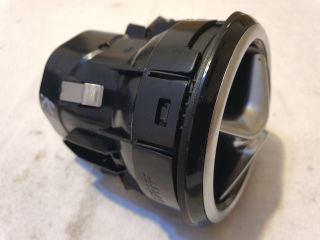 bontott MERCEDES-BENZ B-CLASS Középső Szellőző